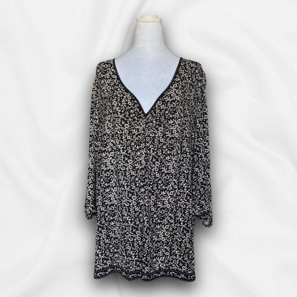 Black & White Floral Print Tunic Top Size 1X Bohemian, Peasant, Puff Sleeves